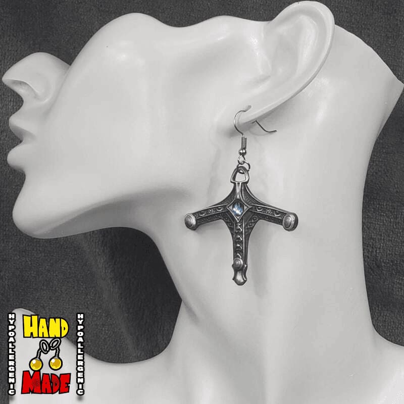 Pale Moon Hunt Gaming Earrings