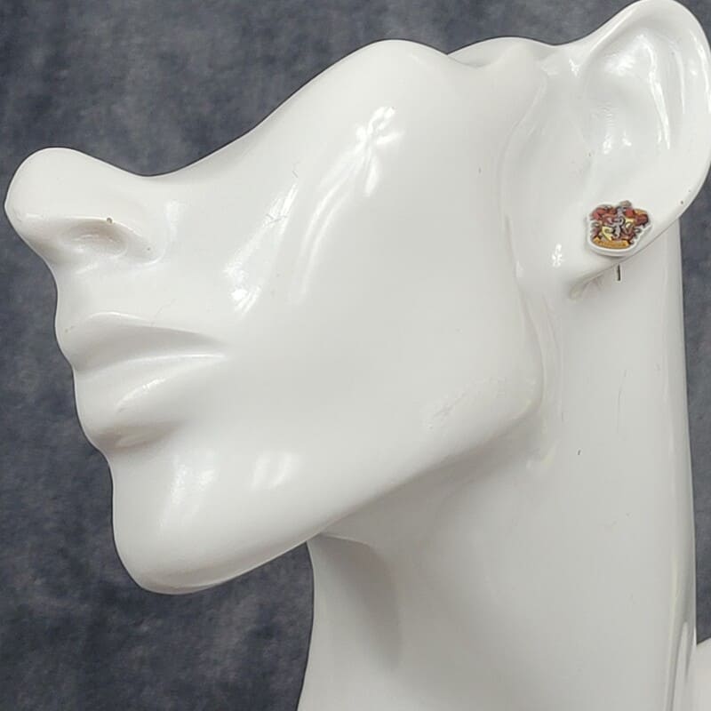 Griffendor Crest Stud Earrings