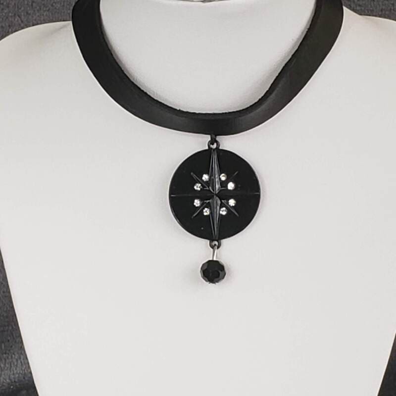 Witcher Yennifer Custom Necklace